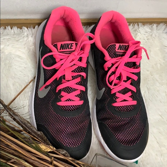 Nike - Picture 4 of 7